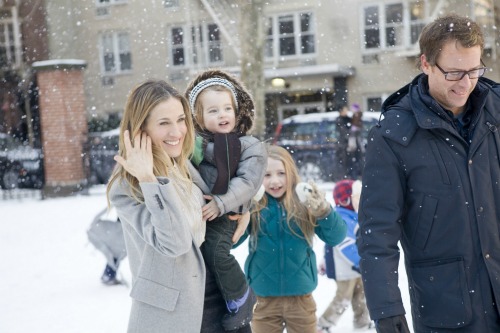 Sarah Jessica Parker, Greg Kinnear, Emma Lyle and Julius Goldberg in I DON'T KNOW HOW SHE DOES IT