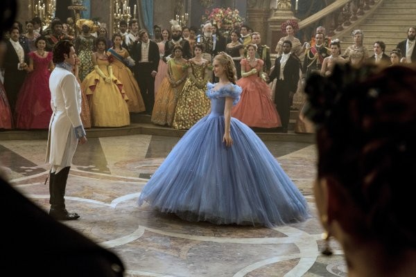 Richard Madden aka HOTNESS & Lily James in Cinderella