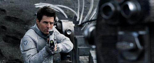 Tom Cruise in Oblivion