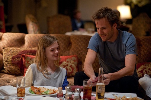 Elle Fanning, Stephen Dorff in Somewhere