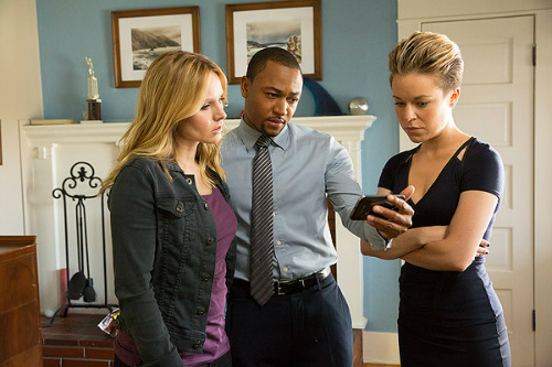 Kristen Bell, Percy Daggs III, and Tina Majorino in Veronica Mars